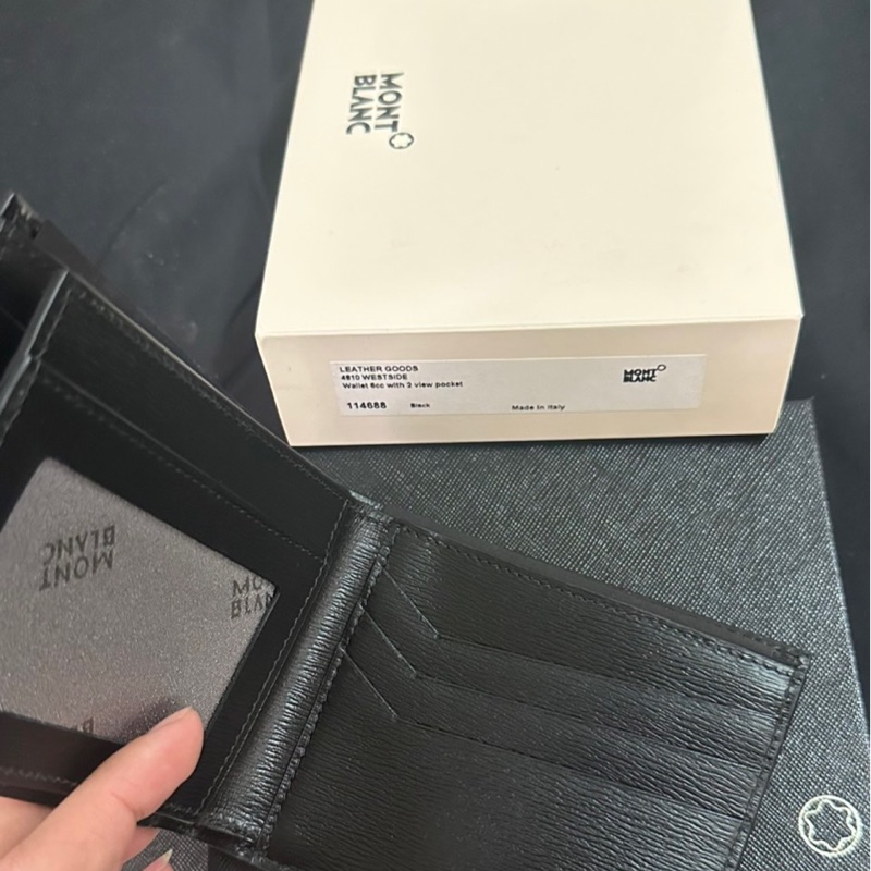 Montblanc萬寶龍4810系列黑色皮夾-2