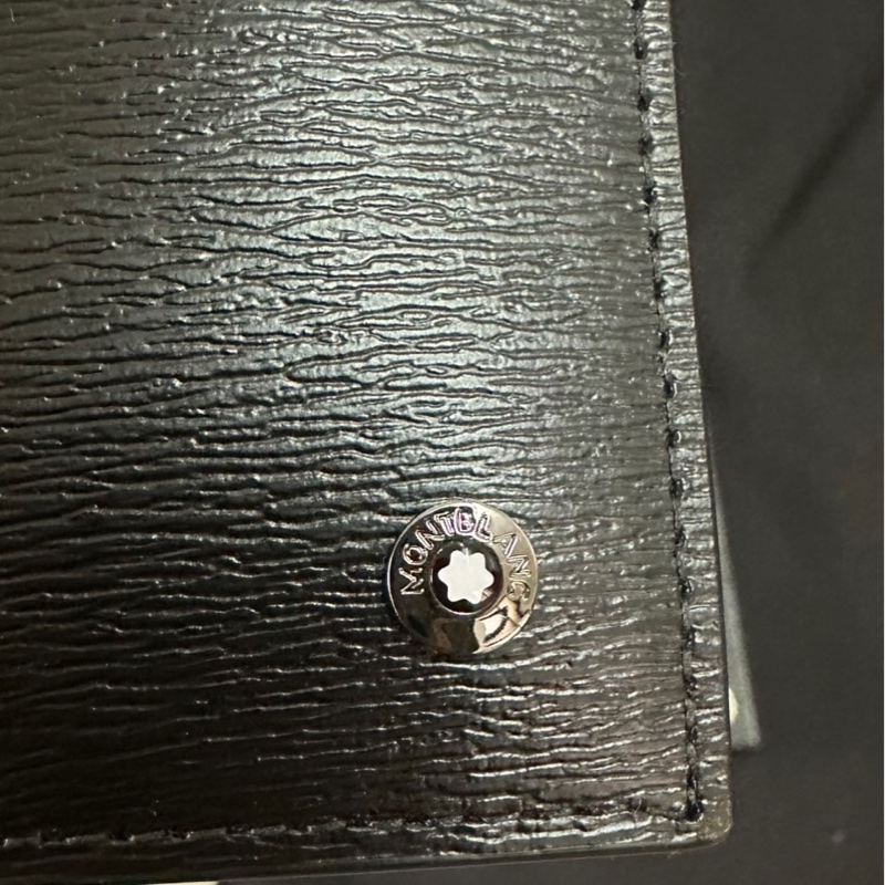 Montblanc萬寶龍4810系列黑色皮夾-5