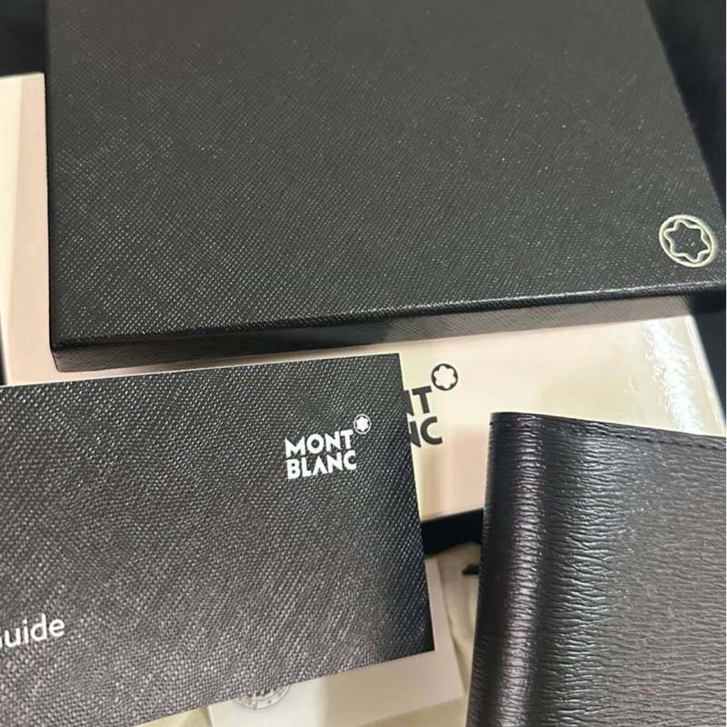 Montblanc萬寶龍4810系列黑色皮夾-13