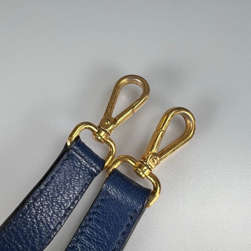 MIUMIU 藍皮革兩用包-9