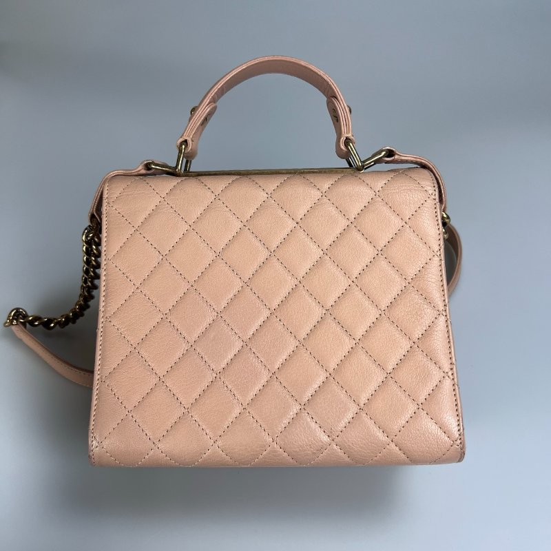 CHNAEL 菱格紋提 把鍊條方包 粉膚-1