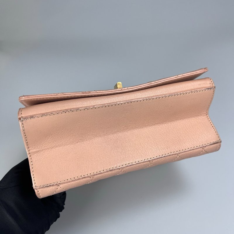 CHNAEL 菱格紋提 把鍊條方包 粉膚-4