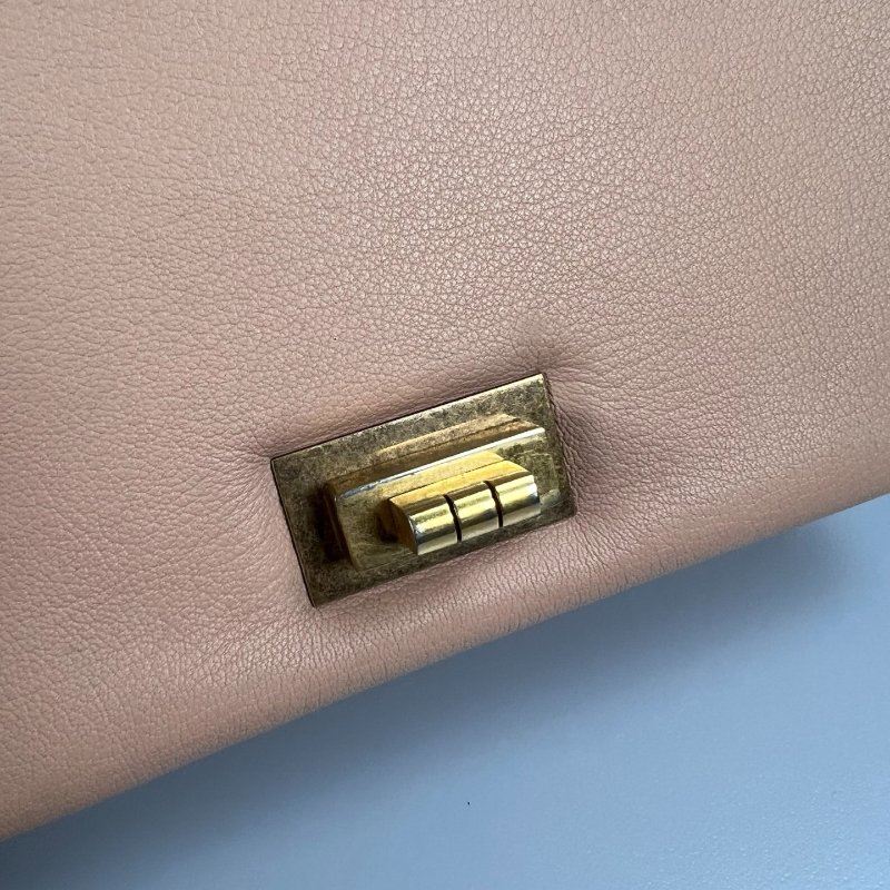 CHNAEL 菱格紋提 把鍊條方包 粉膚-8