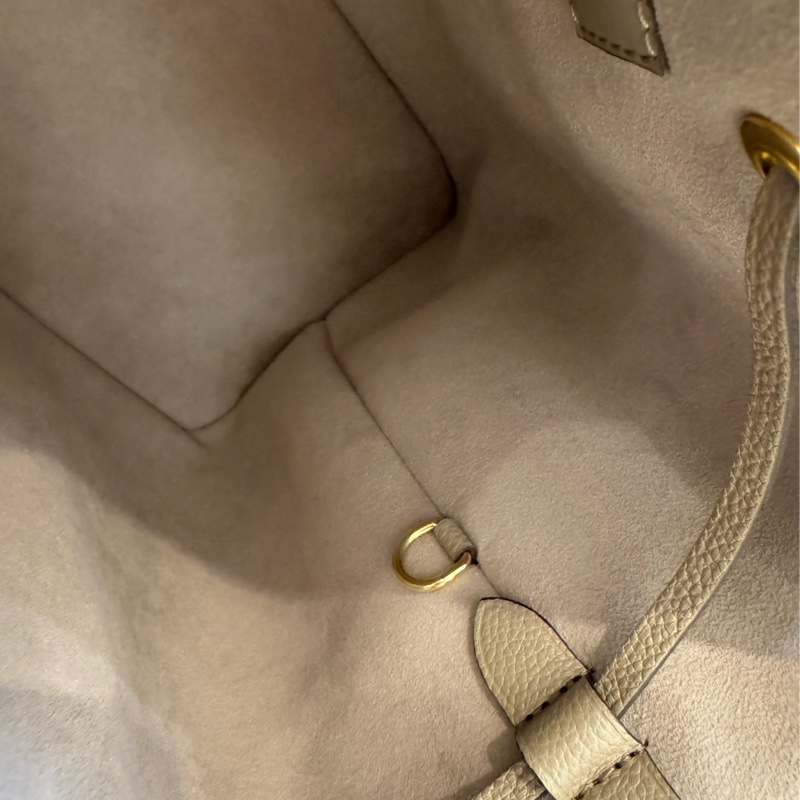 LV M45555斑鳩灰手提兩用水桶包-29