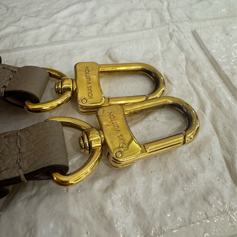 LV M45555斑鳩灰手提兩用水桶包-48