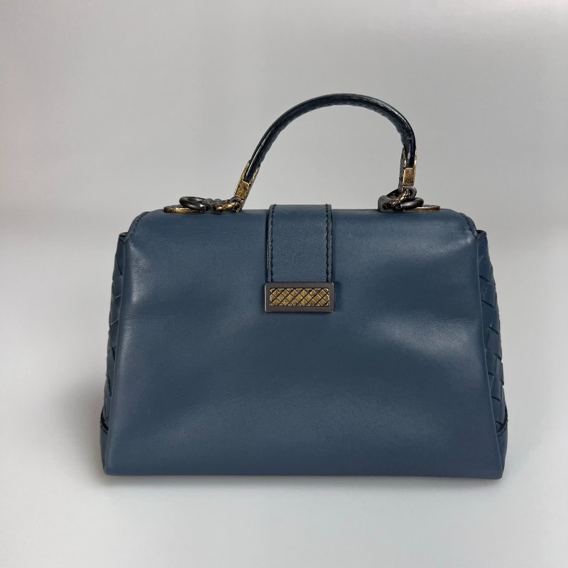 BV  藍皮革鎖頭提把肩背包-1