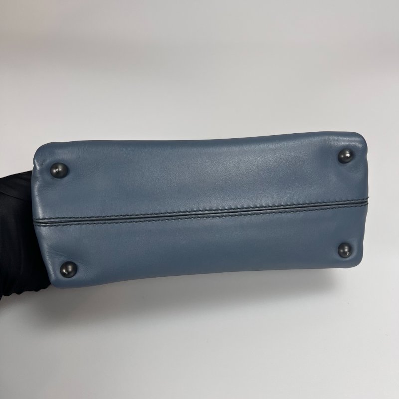 BV  藍皮革鎖頭提把肩背包-4