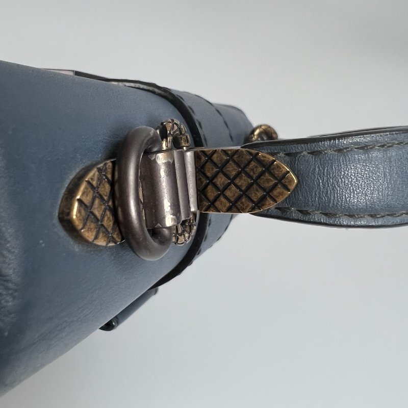 BV  藍皮革鎖頭提把肩背包-12