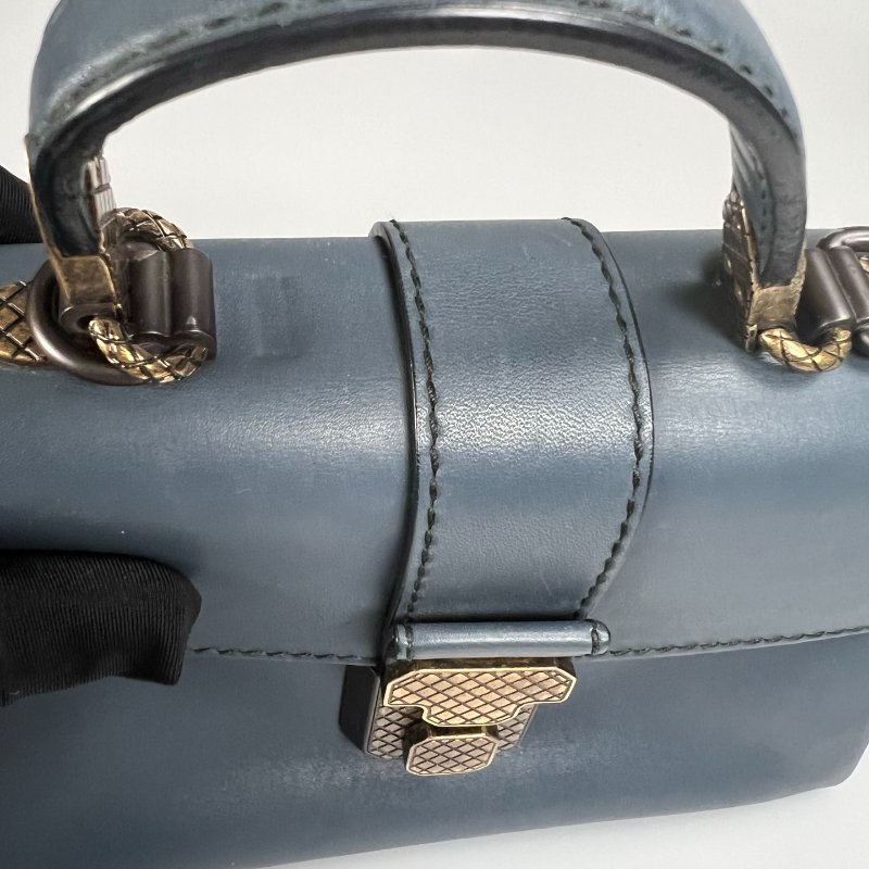 BV  藍皮革鎖頭提把肩背包-13