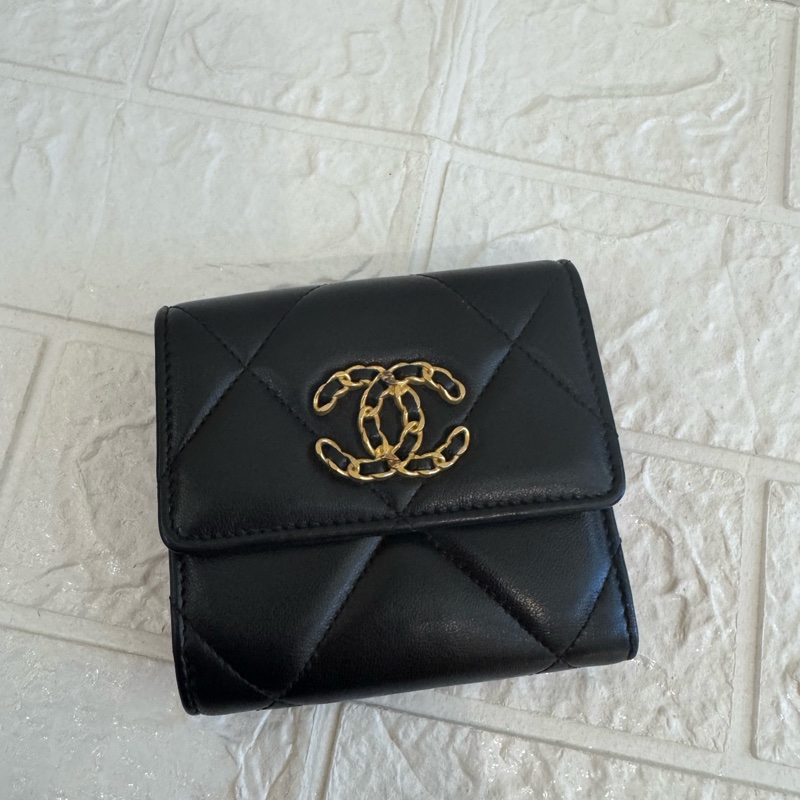 chanel黑色金釦19三折短夾  極美✨-1
