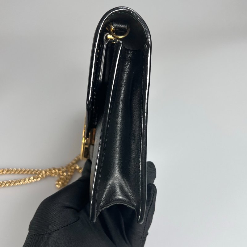 FENDI 牛皮金釦信封 WOC 黑-3