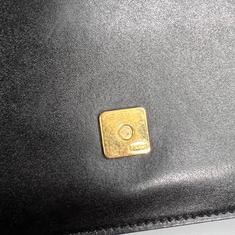 FENDI 牛皮金釦信封 WOC 黑-7