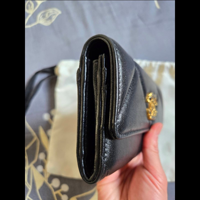 Chanel經典19系列菱格紋小羊皮翻蓋中夾-11