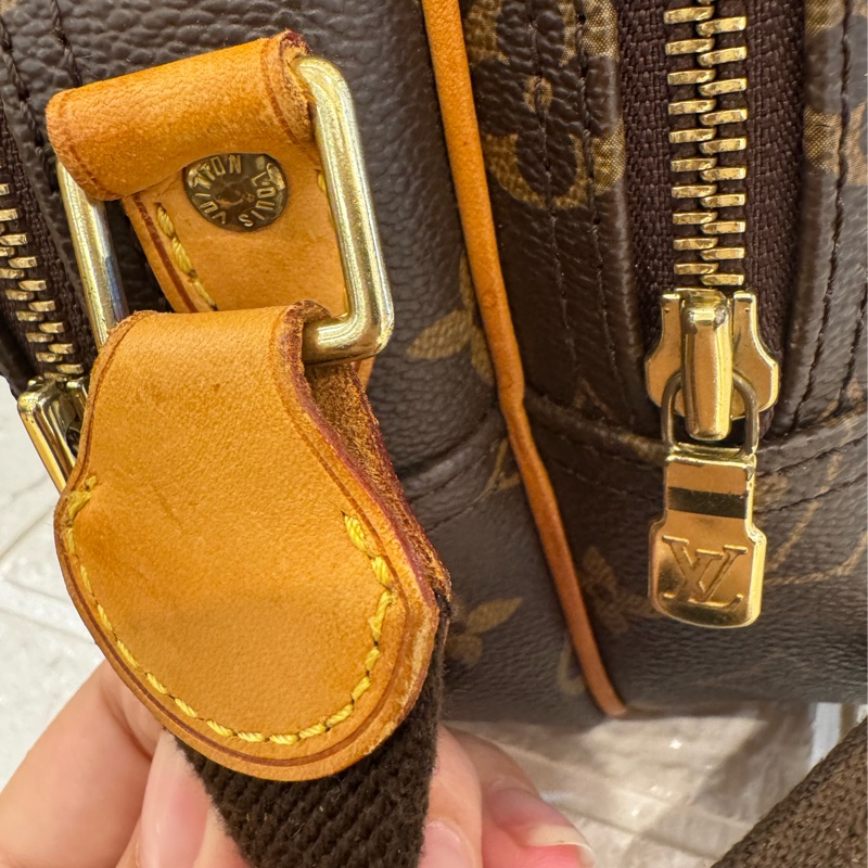 LV花紋雙層記者包  超讚容量空間大-21