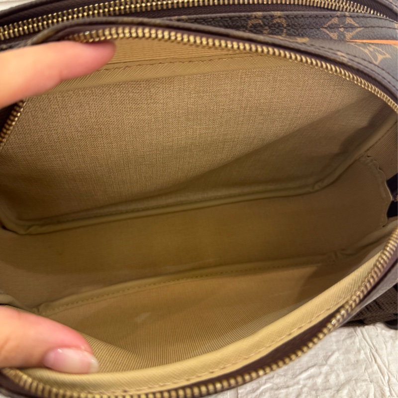 LV花紋雙層記者包  超讚容量空間大-47