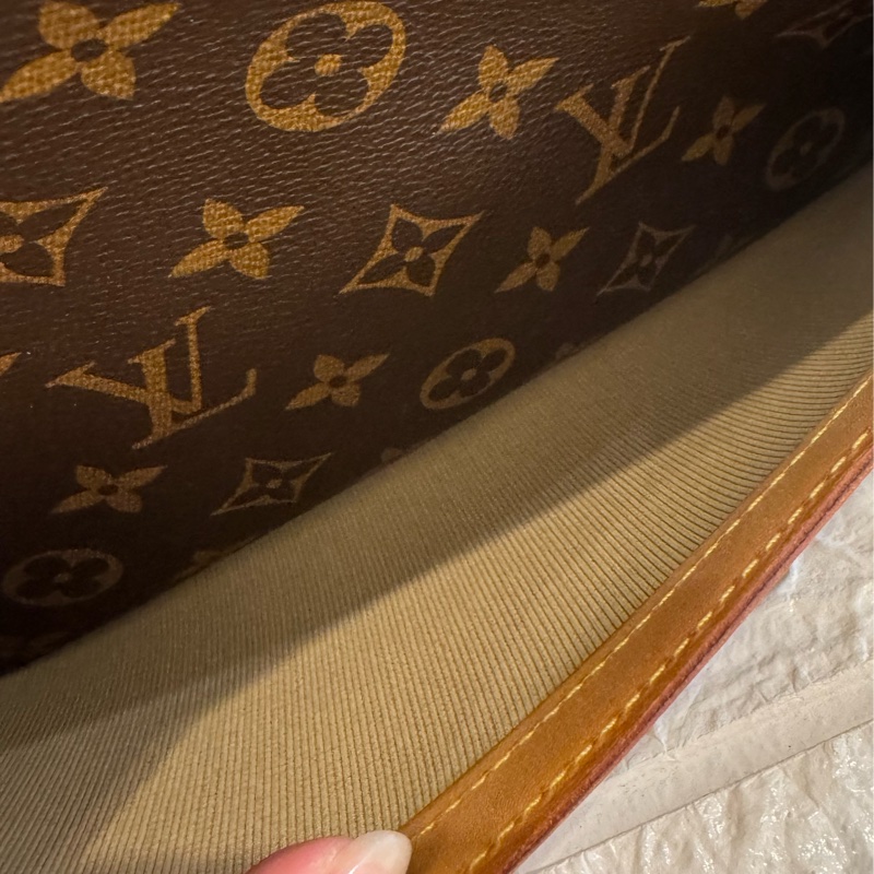 LV花紋雙層記者包  超讚容量空間大-73