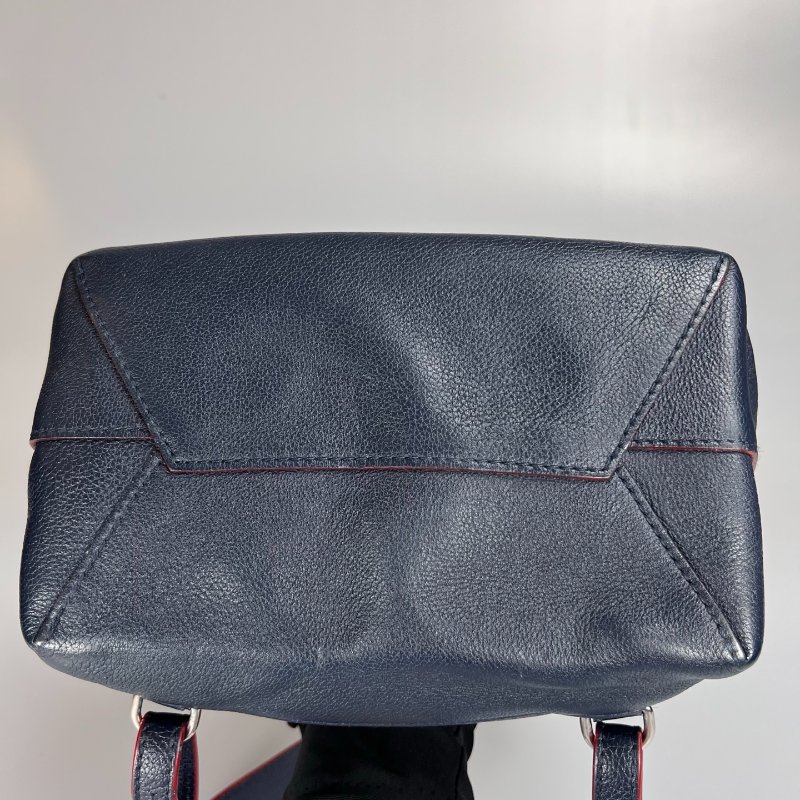 LV M43879 海軍藍拚紅LOCKME後背包-4