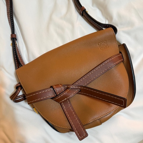 Loewe 羅威 Gate 中 荔枝皮革