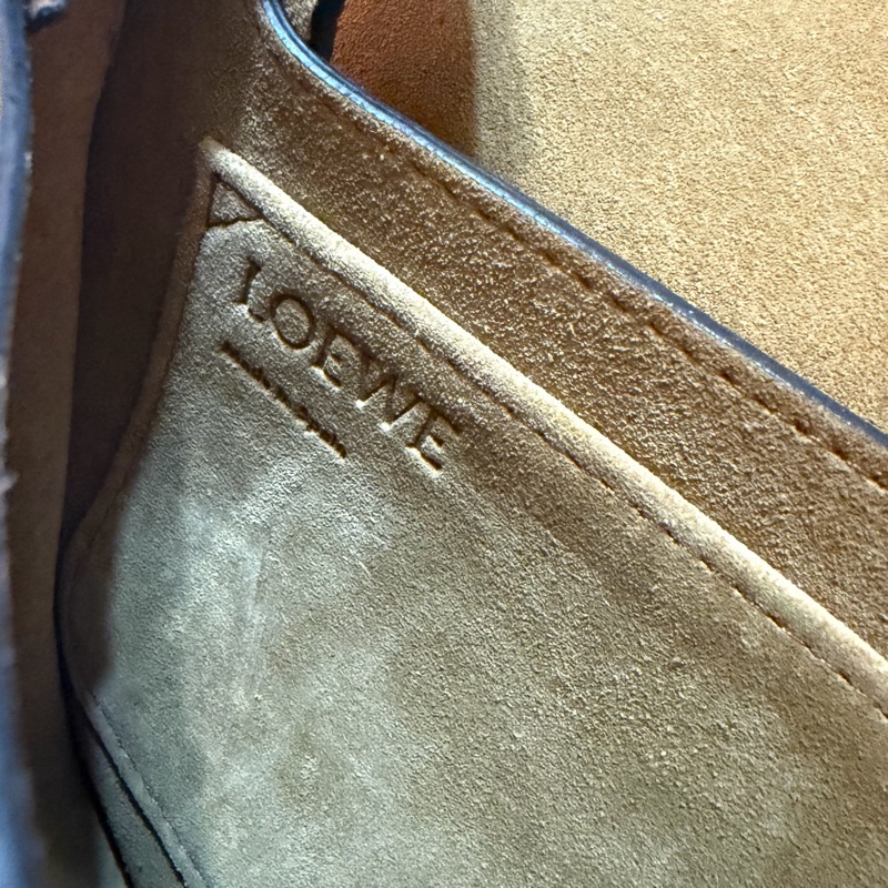 Loewe 羅威 Gate 中 荔枝皮革-5