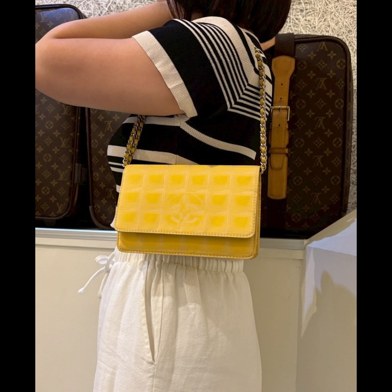 Chanel 銀鍊黃緹花布WOC new travel 系列-4