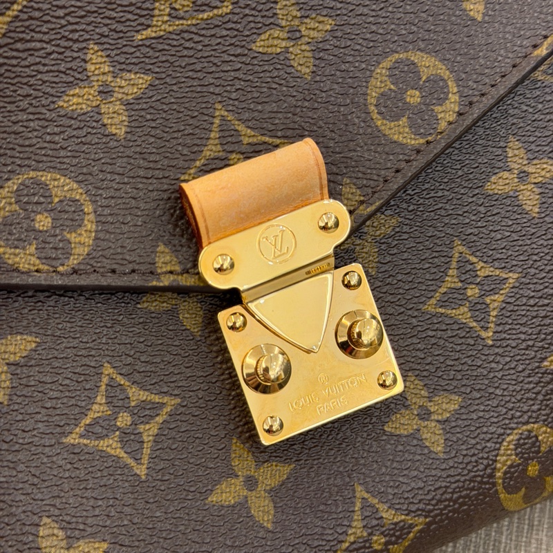 LV Pochette Metis 老花郵差包-7