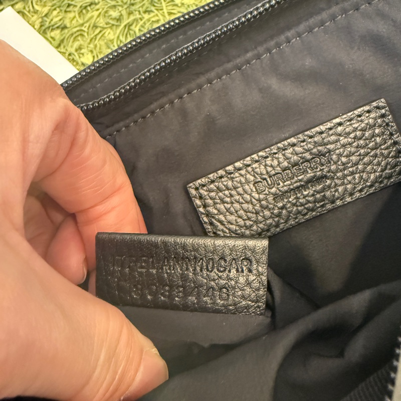 BURBERRY 經典格紋緹花雙層胸口包/腰包/肩側包/中性包（男女都可用）-7