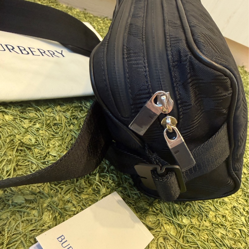 BURBERRY 經典格紋緹花雙層胸口包/腰包/肩側包/中性包（男女都可用）-8