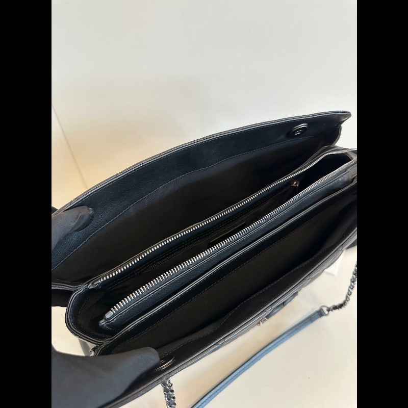 Chanel tote 小牛皮黑色-11