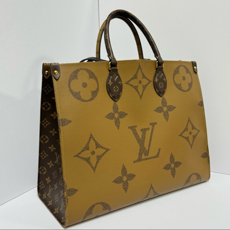 （極新💖） LV OnTheGo GM 最新晶片款 托特包 專櫃11.1萬元！-10