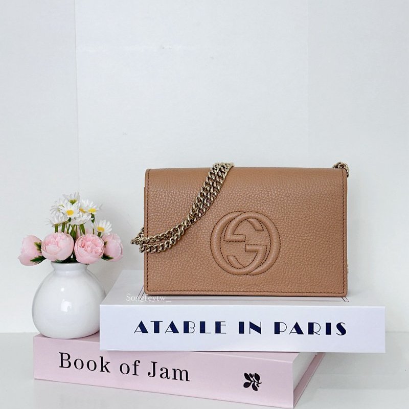 GUCCI 荔枝紋 浮雕Logo Woc包-0