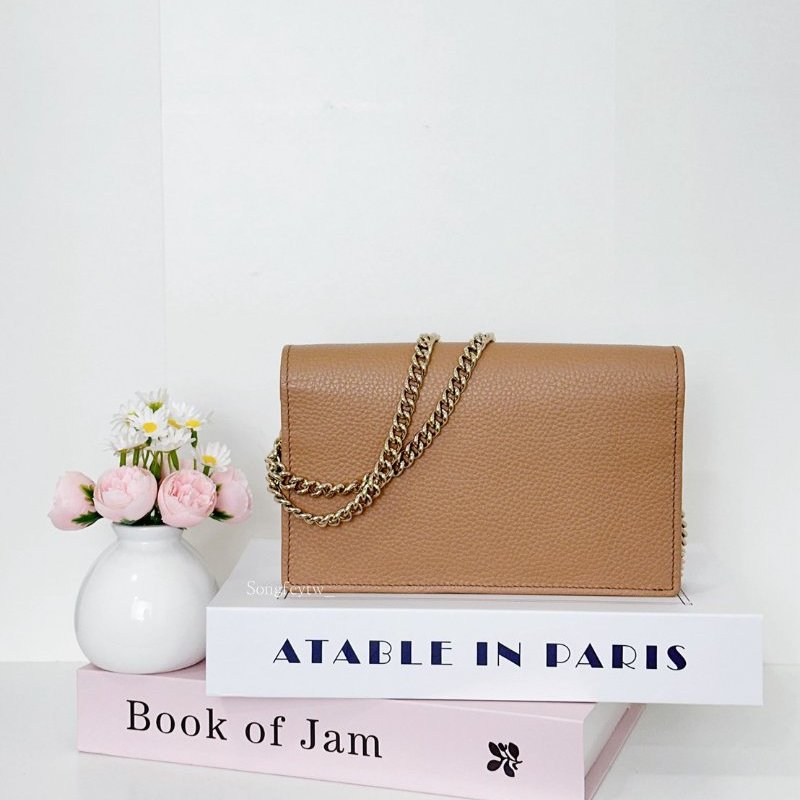 GUCCI 荔枝紋 浮雕Logo Woc包-2