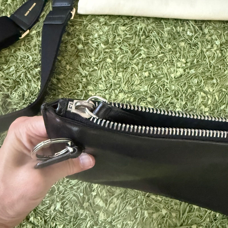 二手FENDI 牛皮字母logo印花手拿包7N0110AC9I/男女皆可(附手提把/+送🎁MK肩背帶)-9