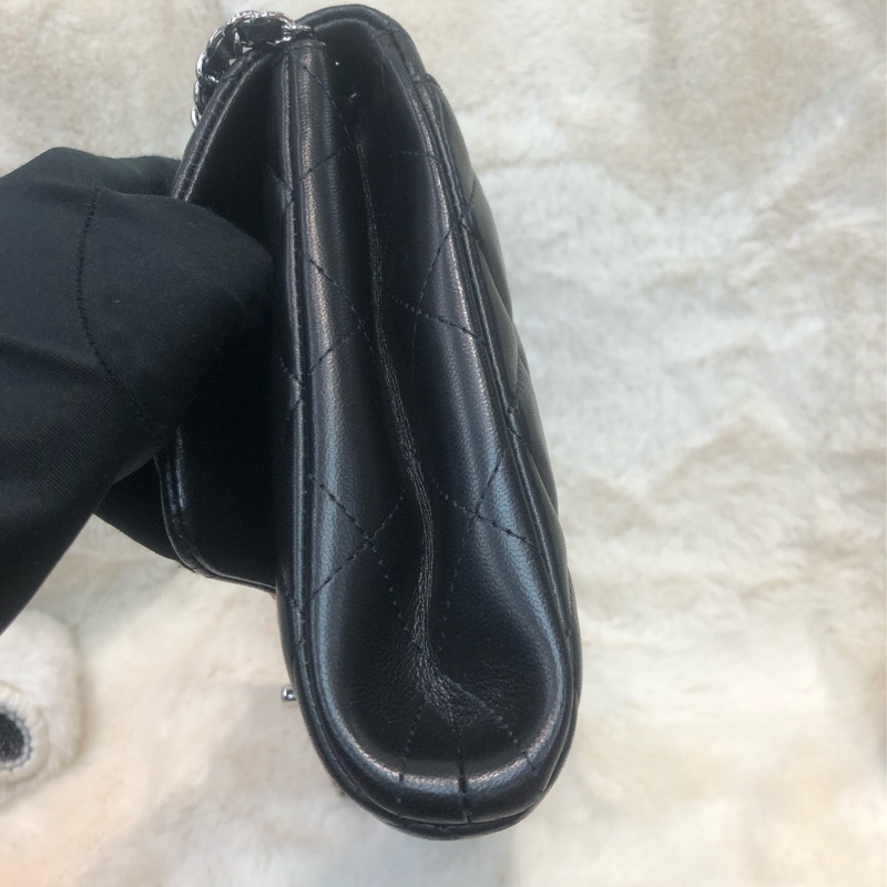 Chanel 黑色羊皮鏈條 銀扣 Hobo XB927-3