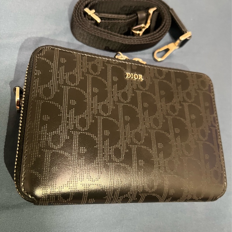 <包況極新>DIOR拉鍊手拿包附肩背帶、Oblique雕花相機包-1