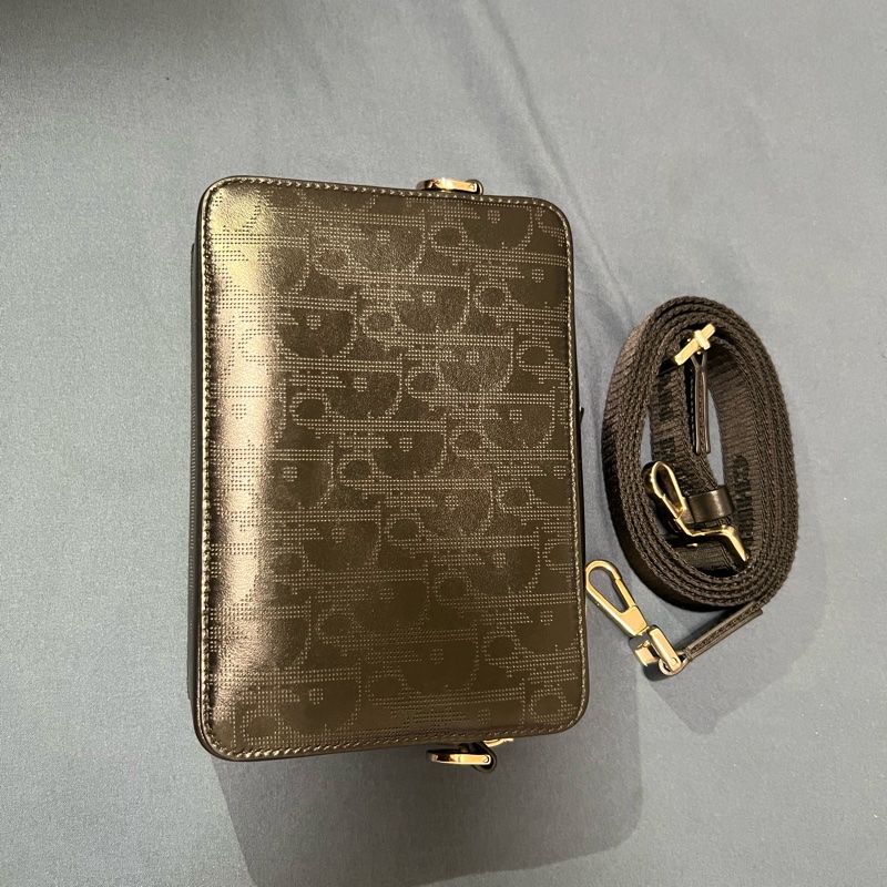 <包況極新>DIOR拉鍊手拿包附肩背帶、Oblique雕花相機包-3