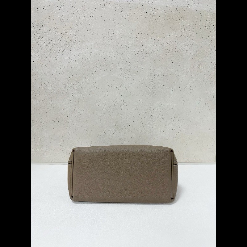 Hermes 2424
大象灰金扣-4