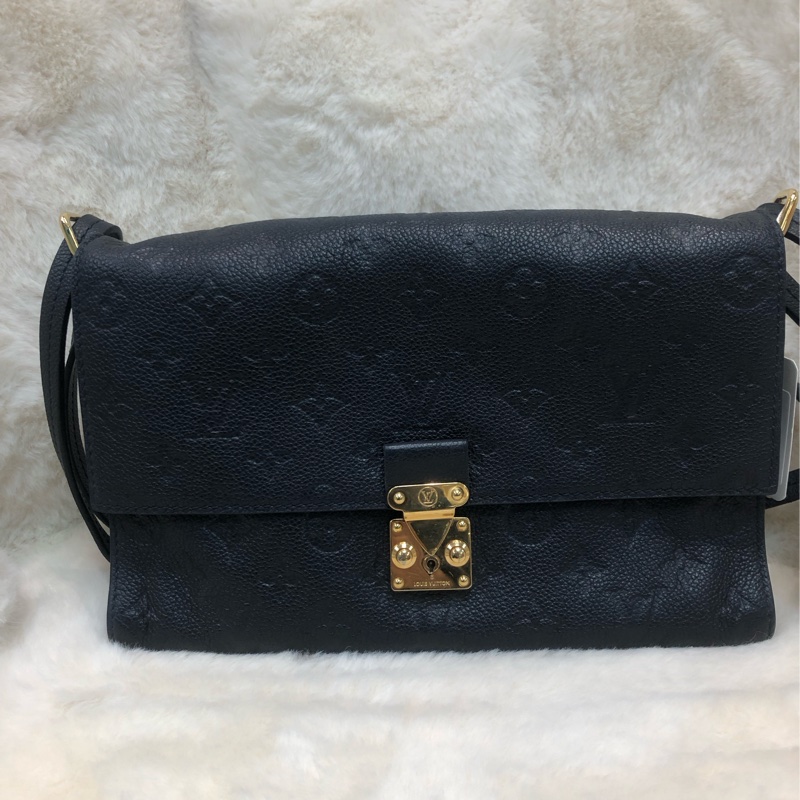 LV 黑色全皮壓紋金扣 Hobo袋 XB910-1