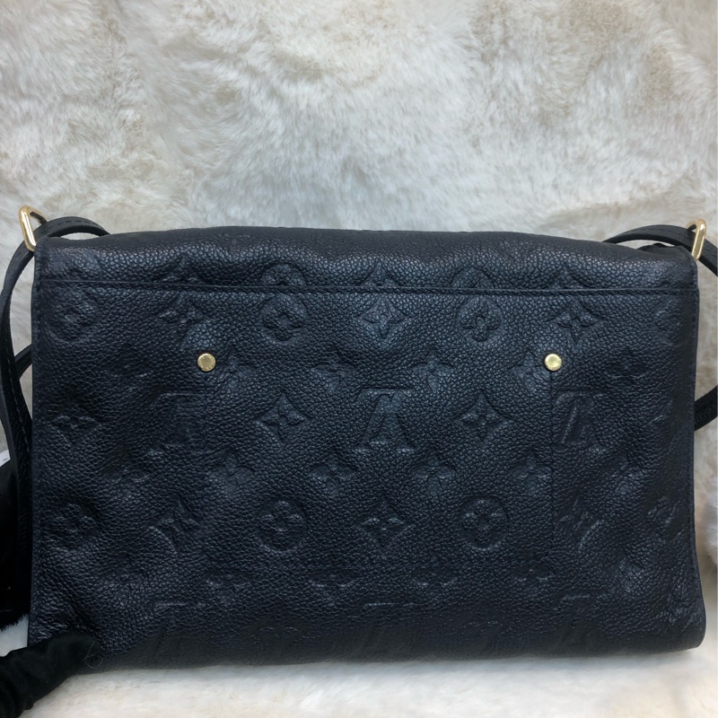 LV 黑色全皮壓紋金扣 Hobo袋 XB910-2