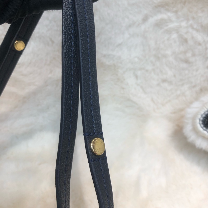 LV 黑色全皮壓紋金扣 Hobo袋 XB910-8