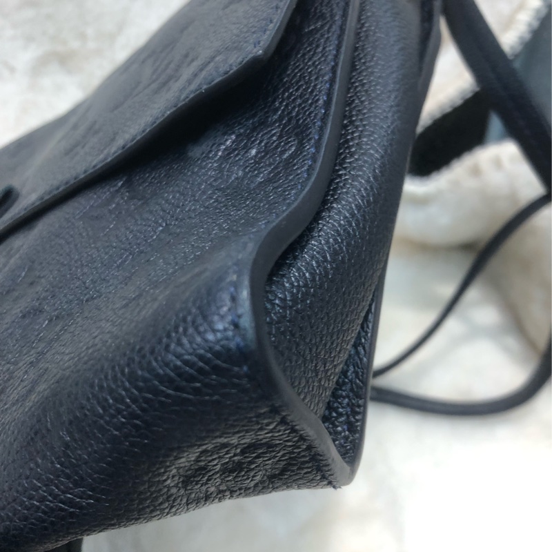 LV 黑色全皮壓紋金扣 Hobo袋 XB910-11