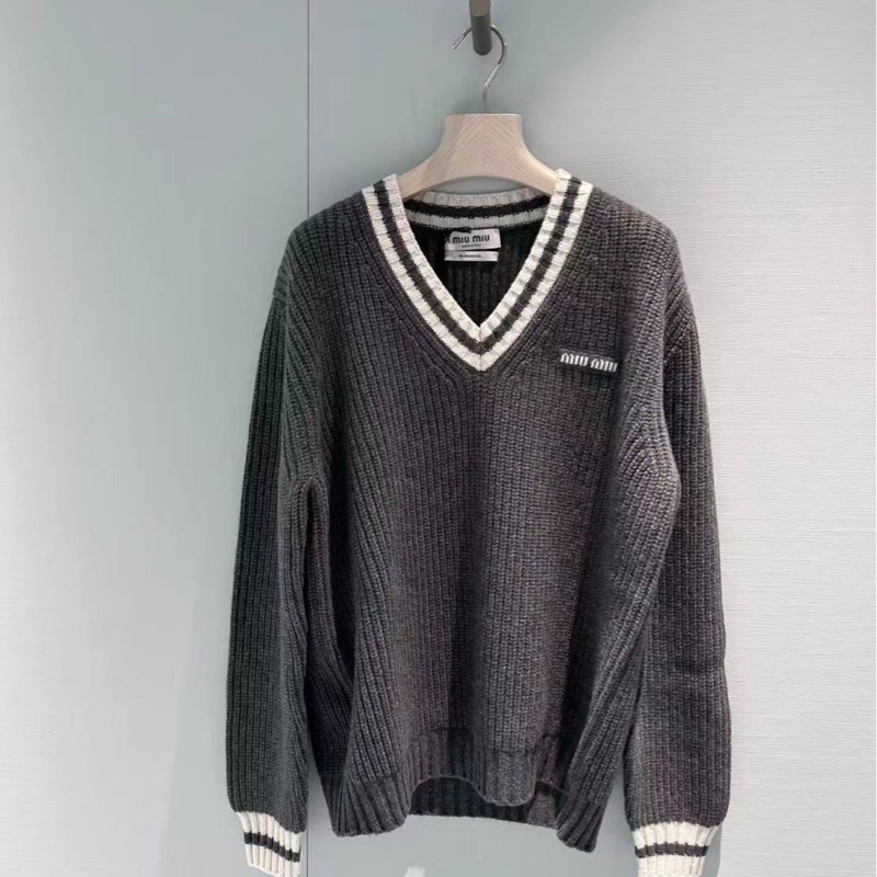 售9.5新Miumiu 牌超美上衣-2