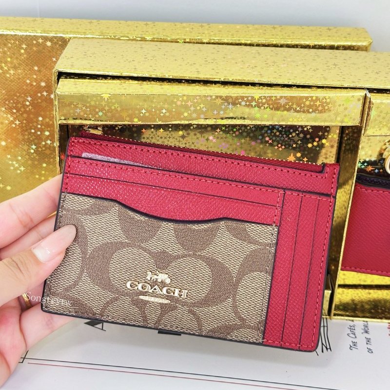 Coach 零錢包+吊飾 限定款禮盒組-1