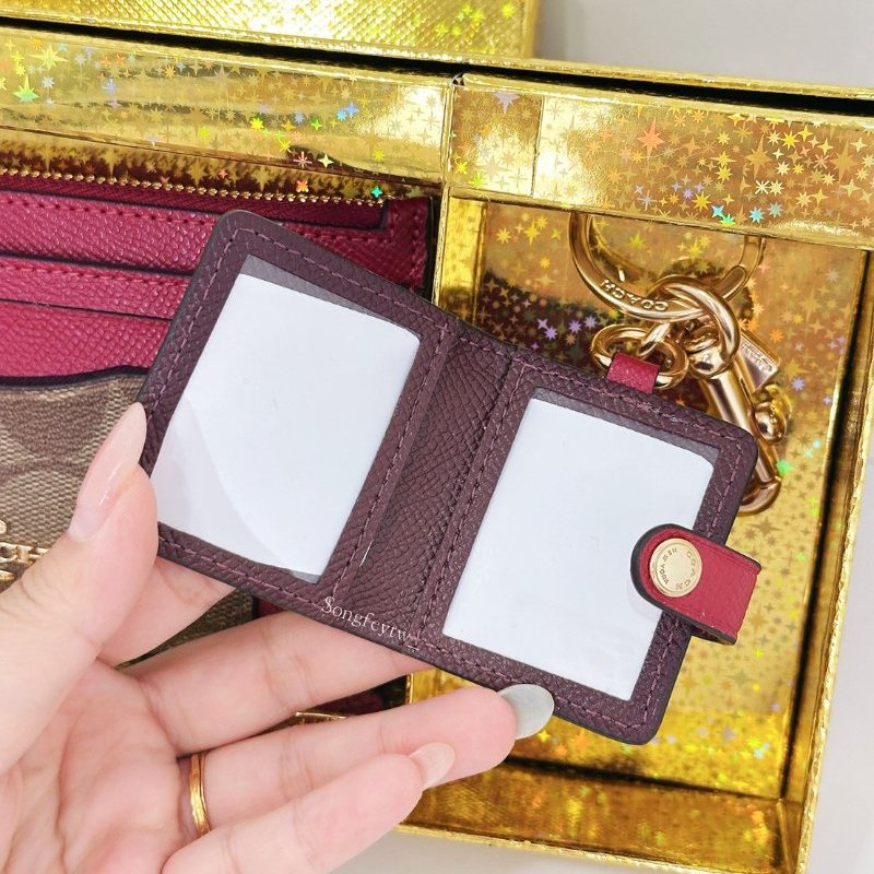 Coach 零錢包+吊飾 限定款禮盒組-5