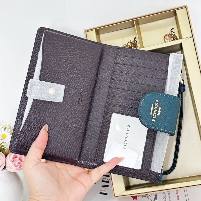 Coach 手掛 多功能長夾 禮盒組-5