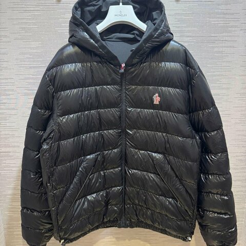 💎Han's house精品服飾💎moncler Bergun 滑雪系列 羽絨 外套 特殊款 原價72800