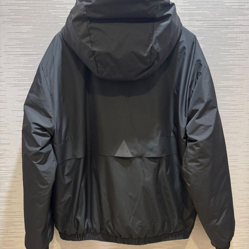 💎Han's house精品服飾💎moncler Bergun 滑雪系列 羽絨 外套 特殊款 原價72800-3