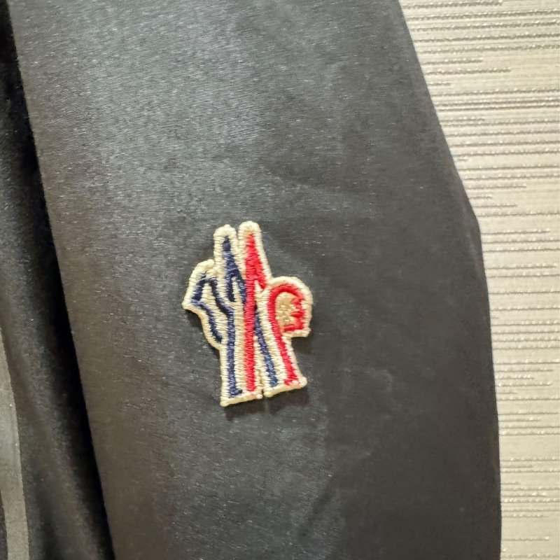 💎Han's house精品服飾💎moncler Bergun 滑雪系列 羽絨 外套 特殊款 原價72800-7