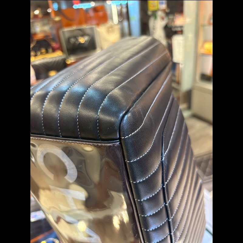 Chanel 銀鍊黑皮直格托特包-16