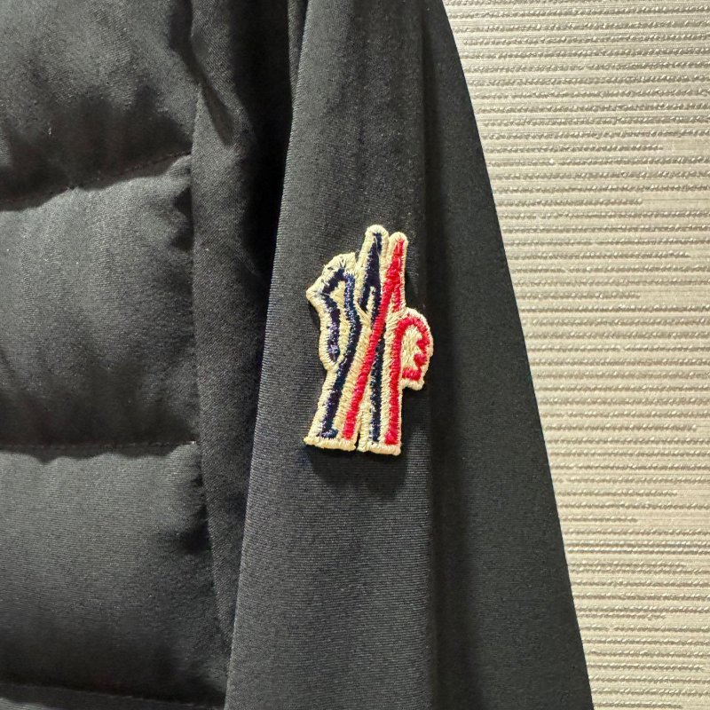 💎Han's house精品服飾💎moncler 羽絨 拼接 彈性 風衣 連帽 外套 滑雪系列 原價35000-6