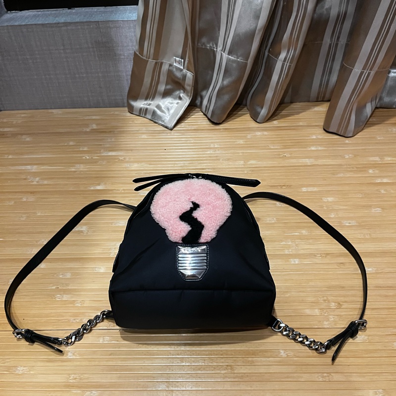 絕版FENDI粉紅燈泡後背包(中型包)-0